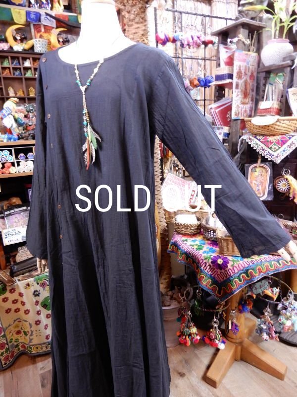 画像6: アシンメトリーボタン ロングワンピース (6)