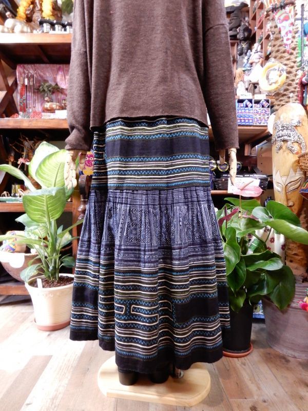 エスニック　新品　モン族スカート　手刺繍　民族衣類　C15